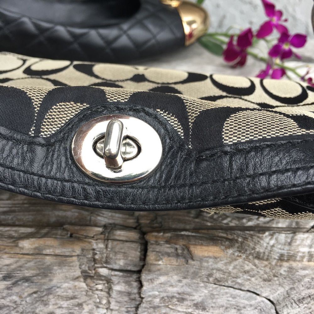Coach Wristlet - Picture 3 of 7
